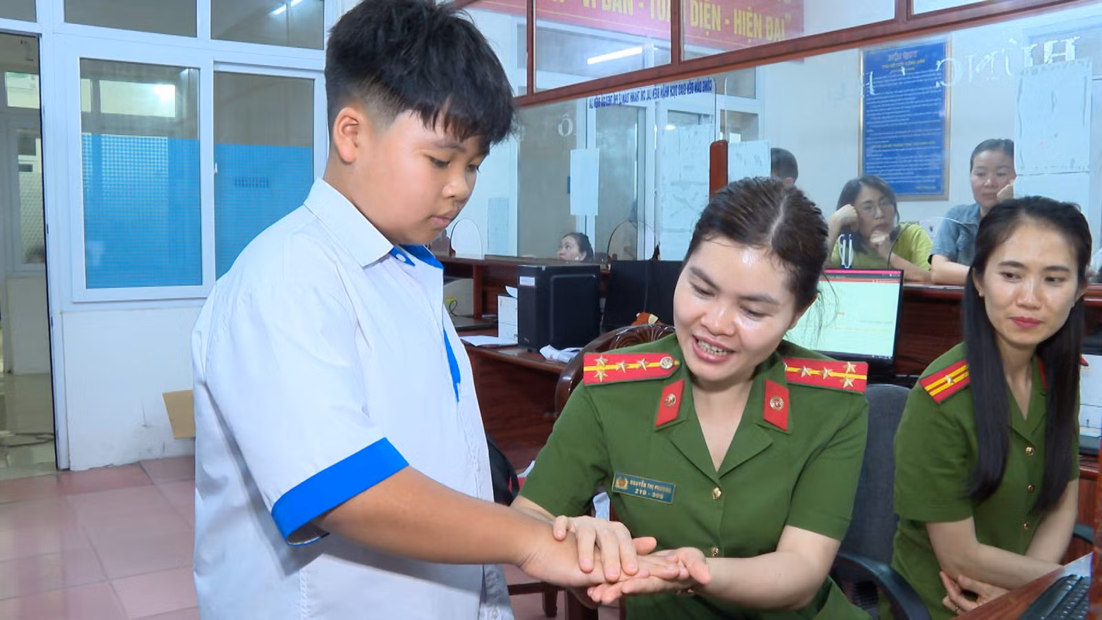 Công an Thanh Hóa xuyên lễ phục vụ nhân dân -0