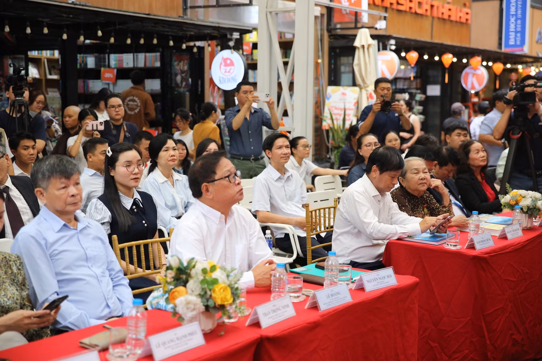 Ra mắt tủ sách chủ đề “Huyền thoại Côn Đảo” và phát động hiến tặng tài liệu, sách -0