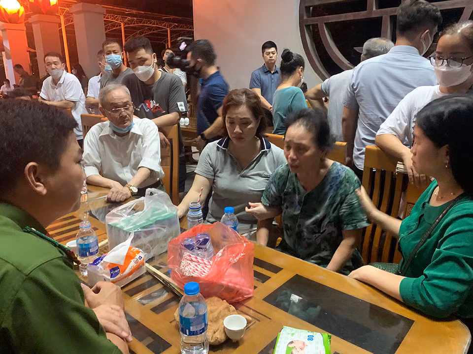 Quặn lòng trước nỗi đau của gia đình 3 chiến sĩ Công an anh dũng hy sinh trong biển lửa -0