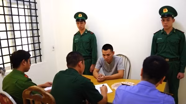 Bộ đội Biên phòng giải cứu 2 nạn nhân trong vụ mua bán người