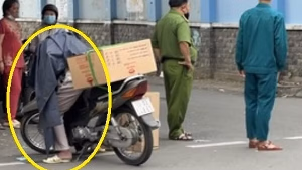 Đang đi giao hàng thì gục giữa đường tử vong