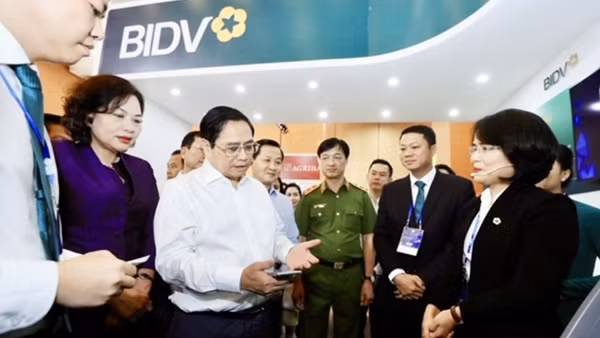 BIDV trình diễn giao dịch bằng căn cước công dân chip tại “Ngày chuyển đổi số”