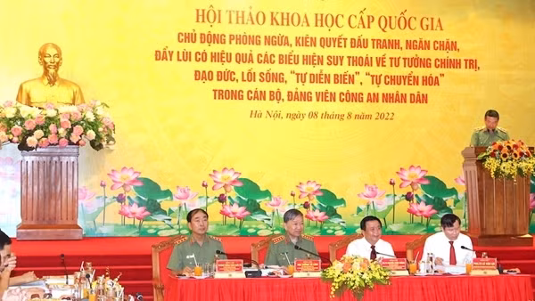 Khai mạc hội thảo khoa học quốc gia về xây dựng, chỉnh đốn Đảng trong CAND