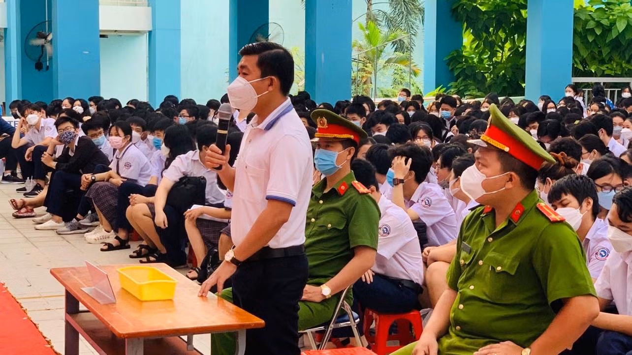 Tại sao cha mẹ không bảo vệ con mình? -0