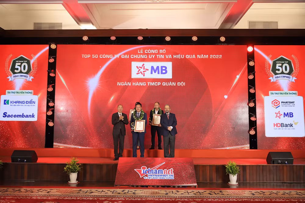 MB vào Top 4 ngân hàng thương mại uy tín Việt Nam 2022 -0