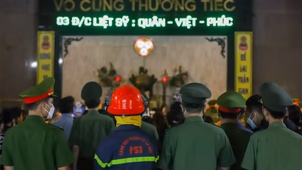 Người thân, đồng đội tiễn đưa 3 liệt sĩ Cảnh sát PCCC dũng cảm