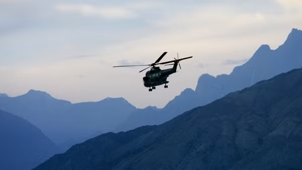 Rơi máy bay cứu trợ, tướng quân đội Pakistan cùng 5 người tử nạn