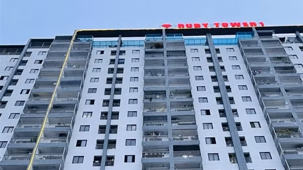 Cảnh sát PCCC giải cứu cô gái có ý định nhảy lầu tự tử