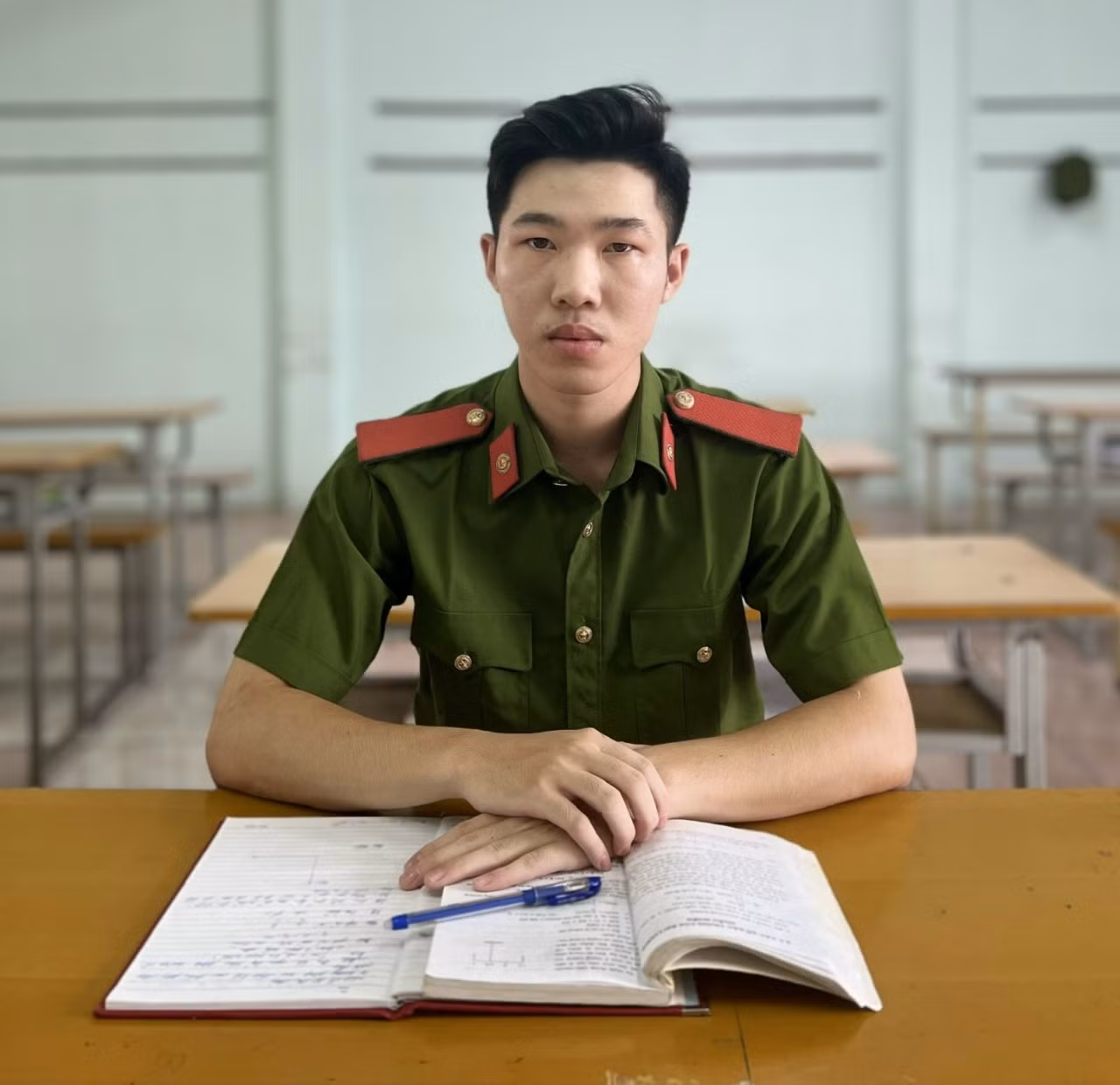 Câu chuyện cảm động trong kí ức về chàng lính cứu hỏa quả cảm -0