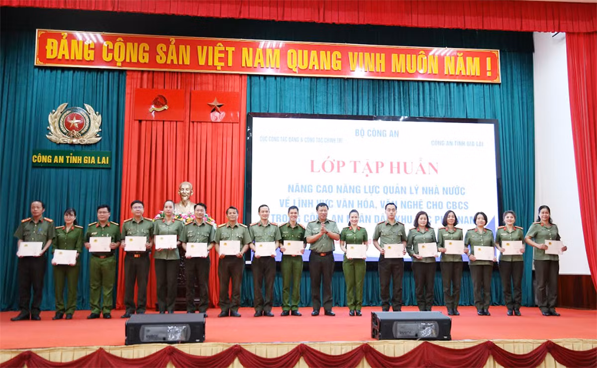 Bế mạc Lớp tập huấn công tác văn hóa, văn nghệ khu vực phía Nam -2