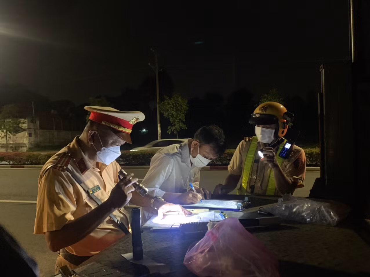 CSGT Bình Dương thực hiện tốt “nhiệm vụ kép” trong đợt cao điểm ra quân... -0