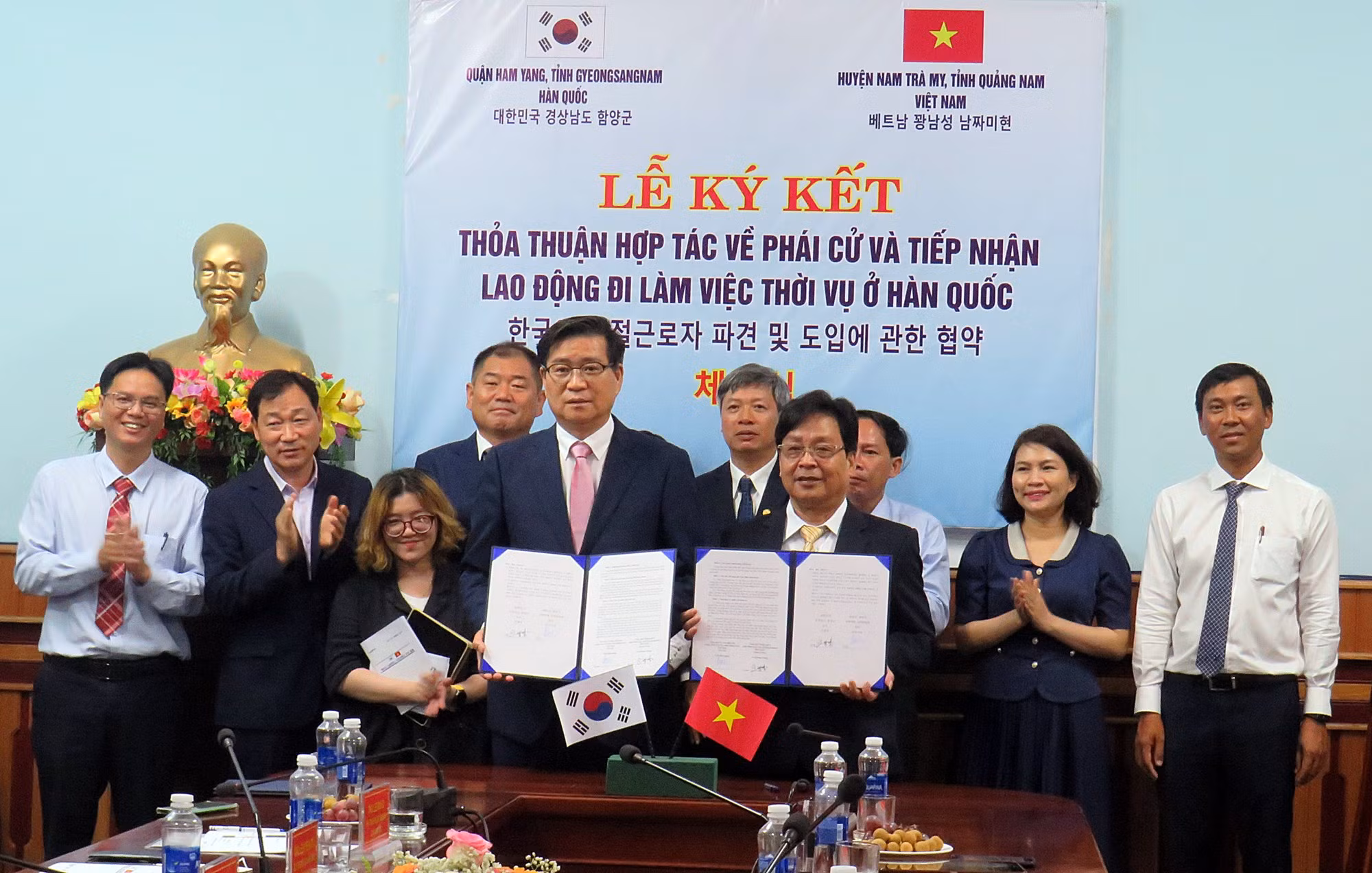 Ký kết thỏa thuận đưa lao động vùng cao Nam Trà My đi Hàn Quốc làm việc -0