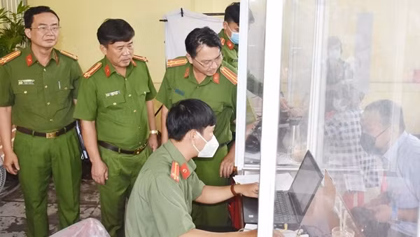 Mở nhiều điểm cấp căn cước công dân lưu động phục vụ người dân