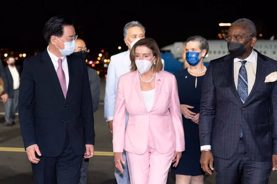 Loạt động thái tức thì của Trung Quốc khi bà Pelosi đến Đài Loan -0