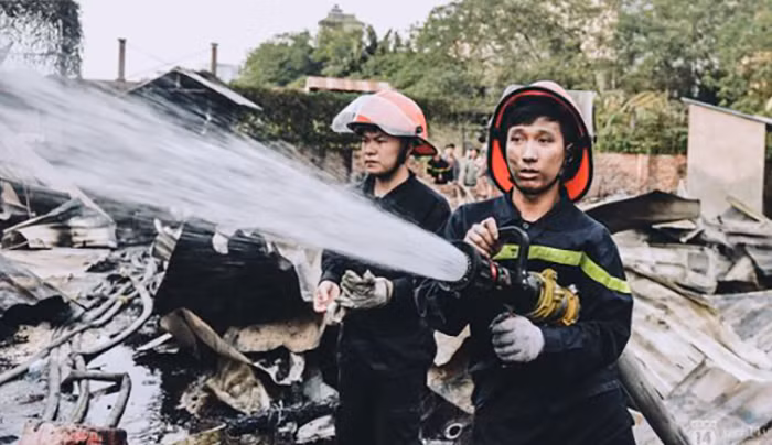 Nhớ mãi 3 người lính cứu hỏa đã xả thân cứu người... -0