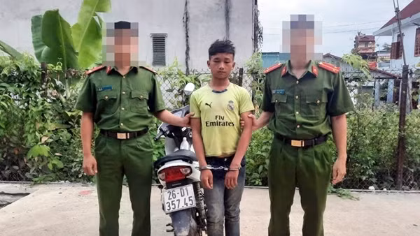 Thiếu niên 14 tuổi hiếp dâm, sát hại thôn nữ cùng bản