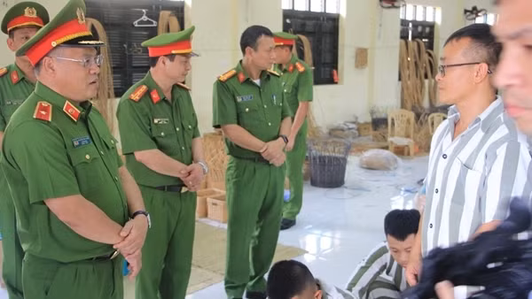 Không để sót những người đủ điều kiện không được đề nghị đặc xá