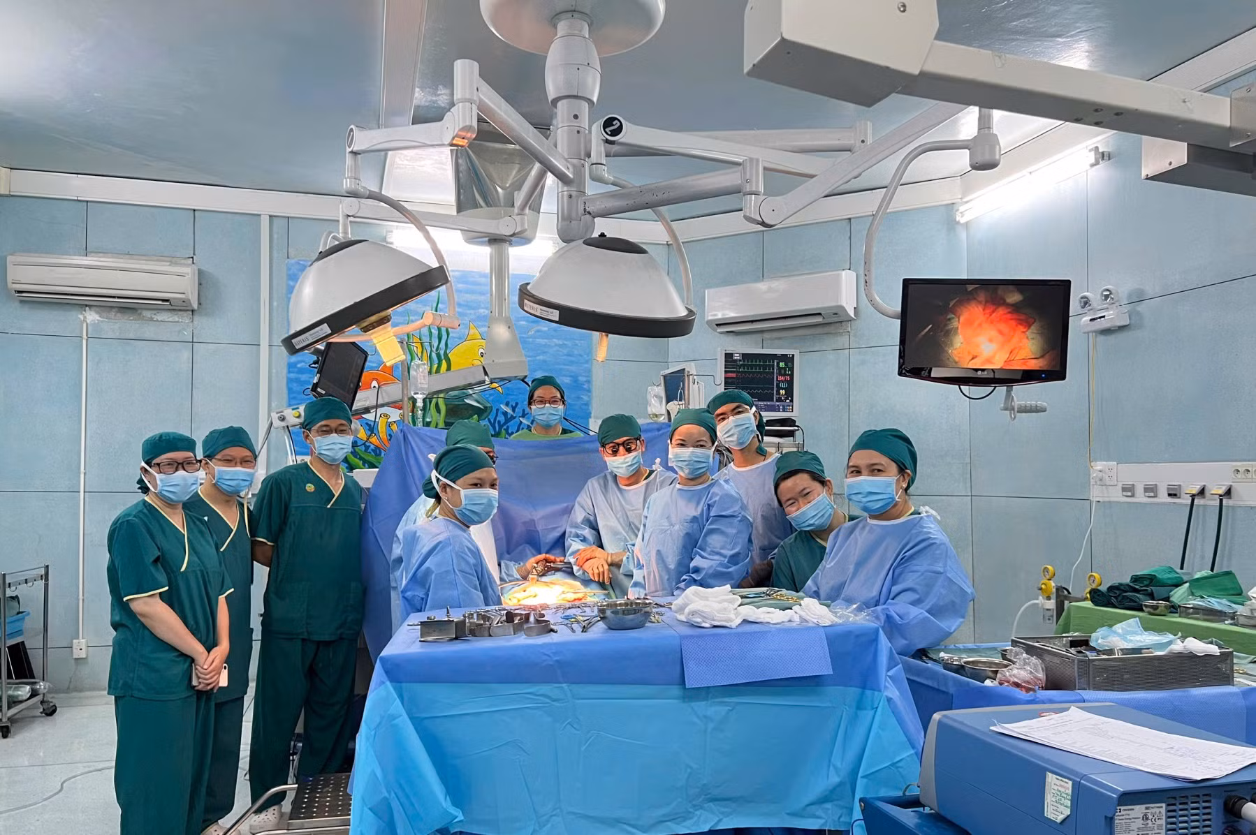 Ca ghép thận cho một bệnh nhi từ người hiến tạng chết não đã thành công -2