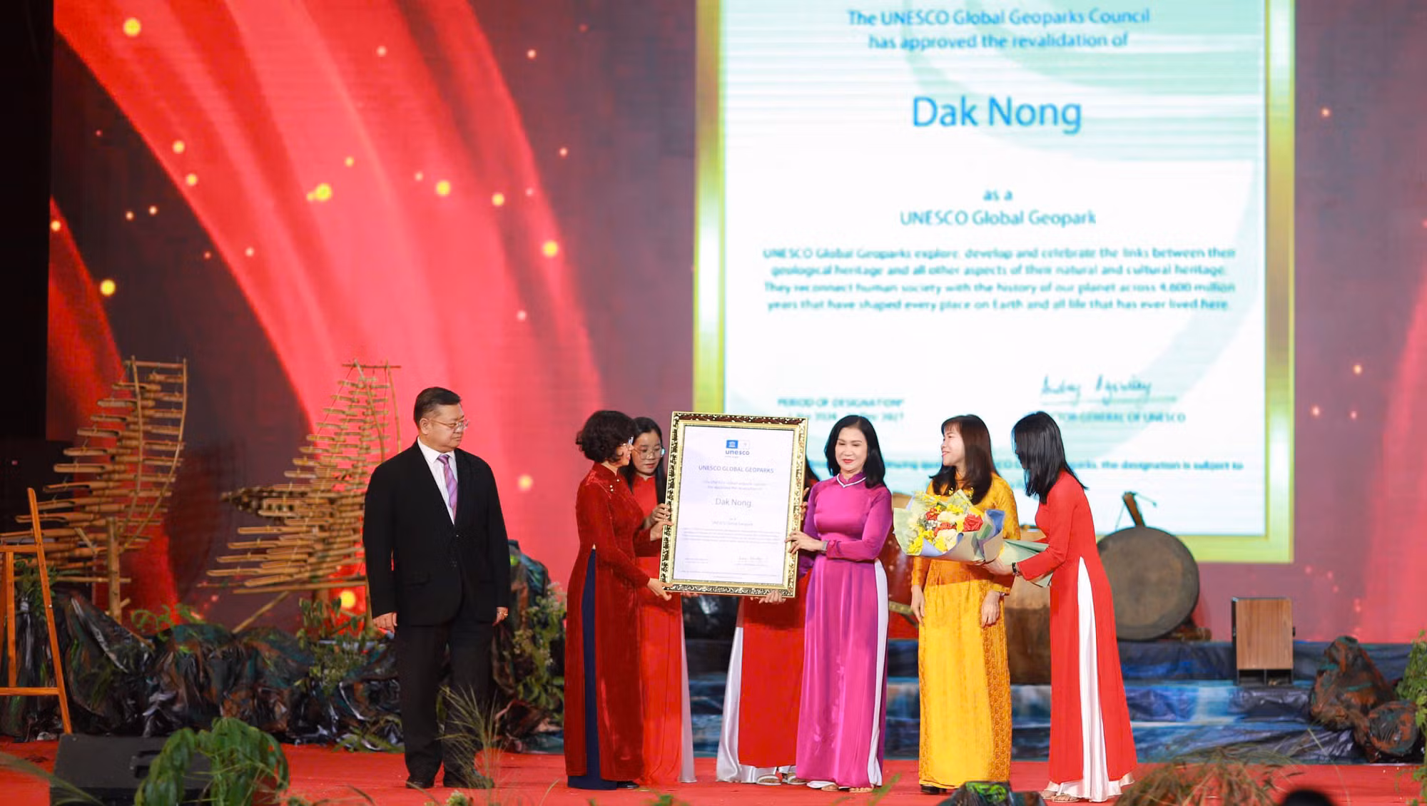 Đắk Nông đón nhận danh hiệu Công viên địa chất toàn cầu UNESCO lần 2 -0