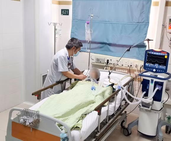 Tập trung mọi nguồn lực cứu chữa 4 nạn nhân trong vụ cháy quán cafe -0