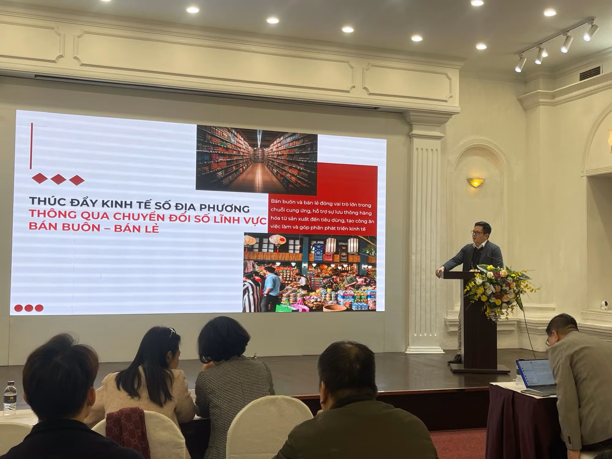 Thương mại điện tử thúc đẩy tăng trưởng bán buôn, bán lẻ -0