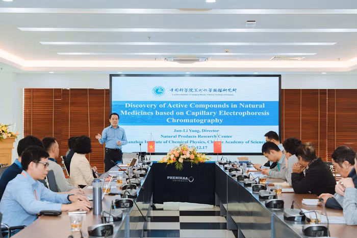 Trường Đại học Phenikaa và Viện Vật lý Hóa học Lan Châu hợp tác nghiên cứu dược phẩm -0