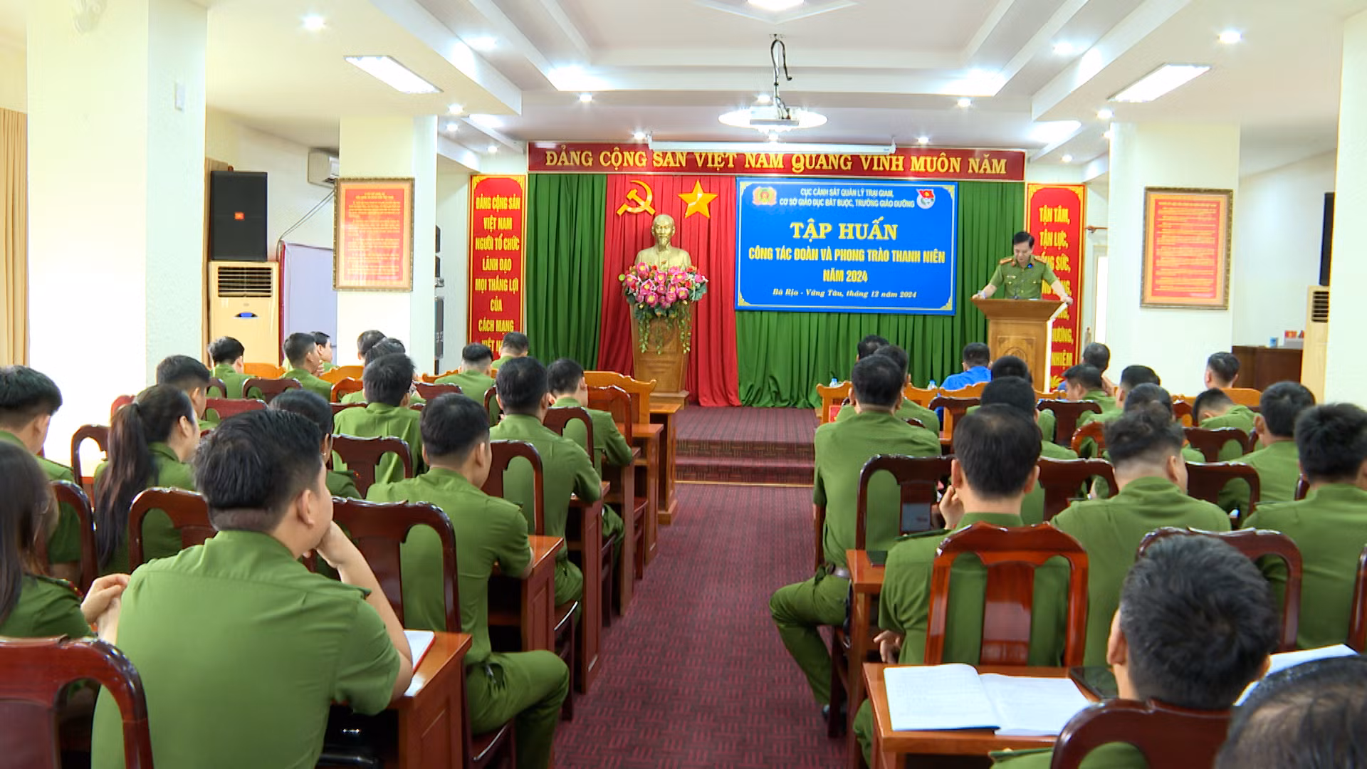 Hơn 200 cán bộ tham gia tập huấn công tác đoàn và phong trào thanh niên CAND -0