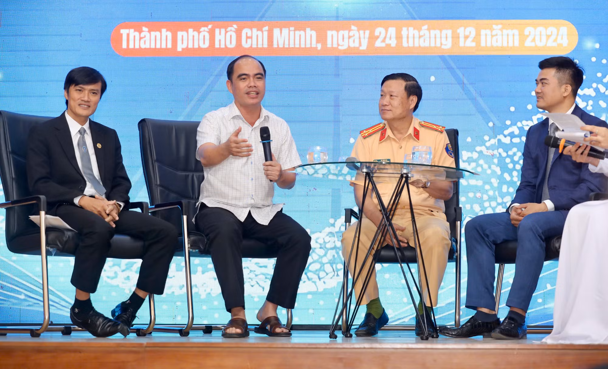 Cần phải sẵn sàng nhận lỗi nếu sai khi xảy ra va chạm giao thông -0