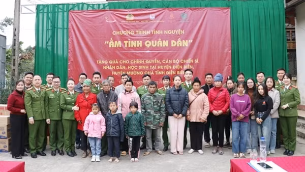 Học viện CSND hỗ trợ gần 2,5 tỷ đồng cho CBCS và nhân dân tỉnh Điện Biên