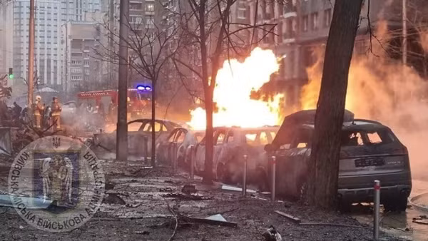 Cháy, nổ lớn ở Kiev sau tuyên bố về Oreshnik của Tổng thống Putin