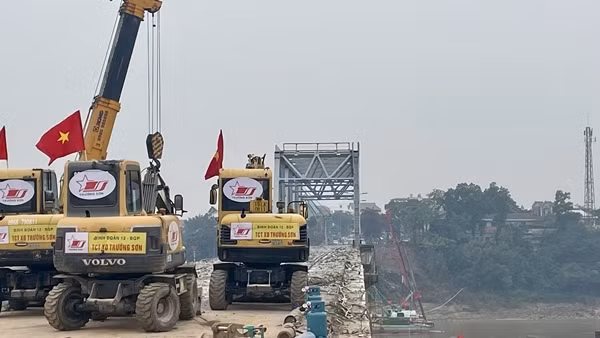Phát lệnh triển khai khởi công cầu Phong Châu mới