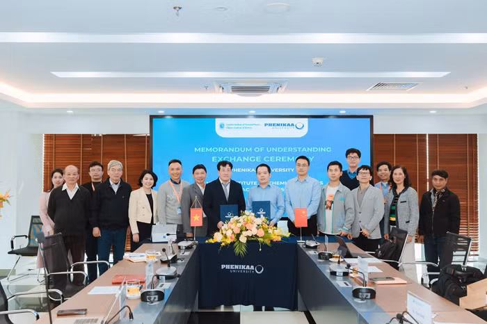 Trường Đại học Phenikaa và Viện Vật lý Hóa học Lan Châu hợp tác nghiên cứu dược phẩm -0