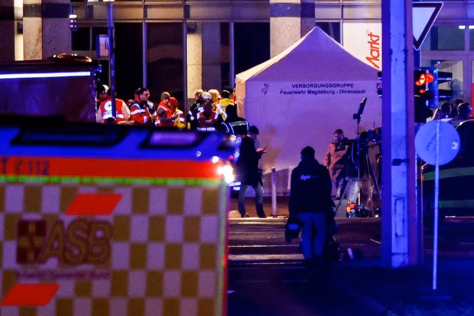 Driver kills at least two after ramming into crowd at German Christmas market -0