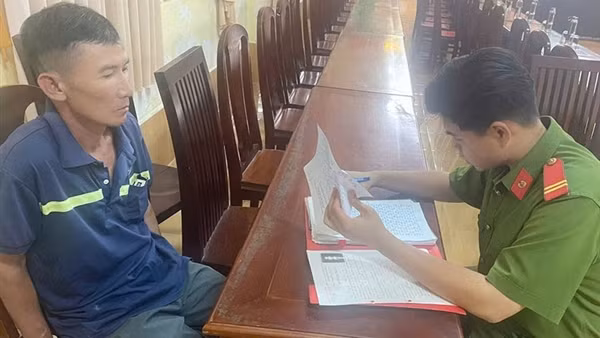 Sa lưới sau 15 năm trốn truy nã, thay tên đổi họ