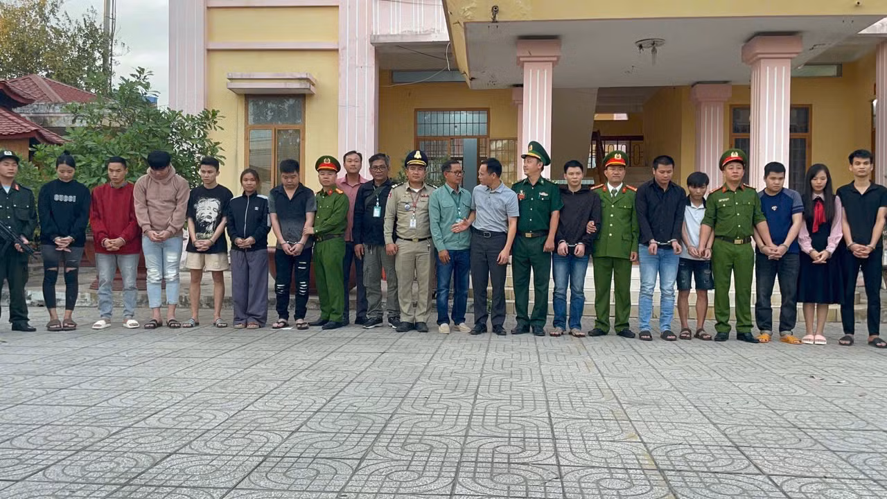 Sang tận Campuchia bắt ổ nhóm lừa đảo công nghệ cao ngay tại sào huyệt gây án -0
