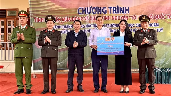 Đoàn thanh niên Văn phòng Bộ Công an phối hợp tổ chức chương trình tình nguyện đầy ý nghĩa tại Sơn La