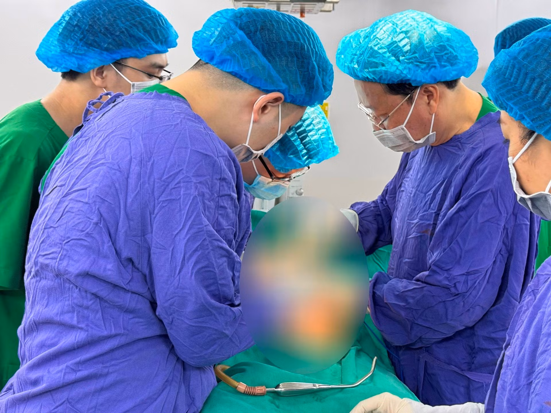 Nguy hại từ những bài thuốc “truyền miệng” -0