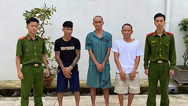 Vây bắt 7 đối tượng mua bán ma túy, sử dụng vũ khí nóng