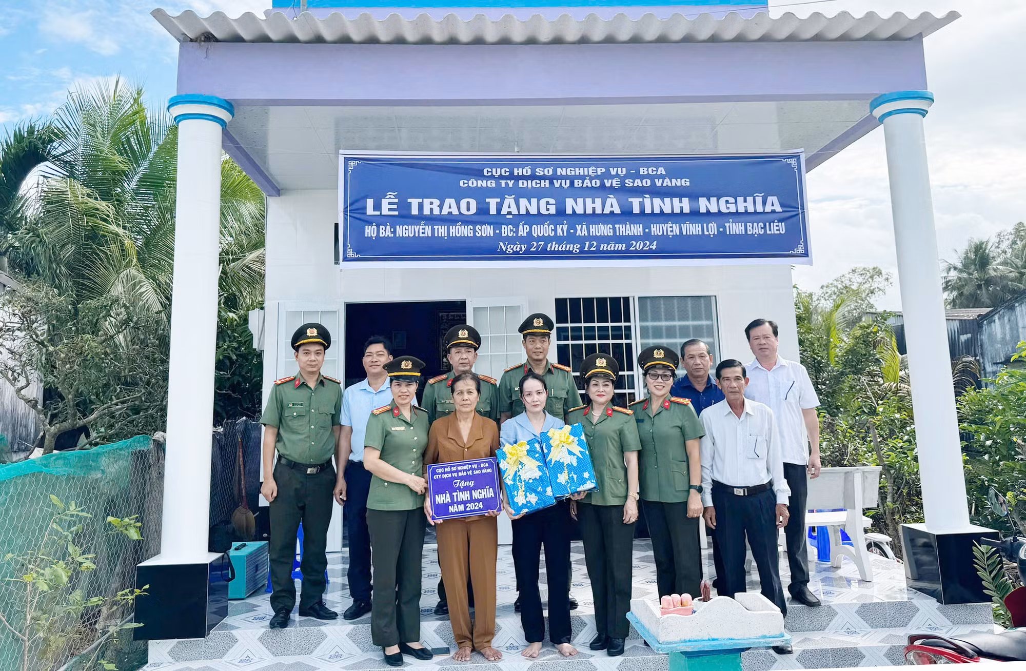 Cục Hồ sơ nghiệp vụ trao tặng nhà tình nghĩa tại Bạc Liêu -0