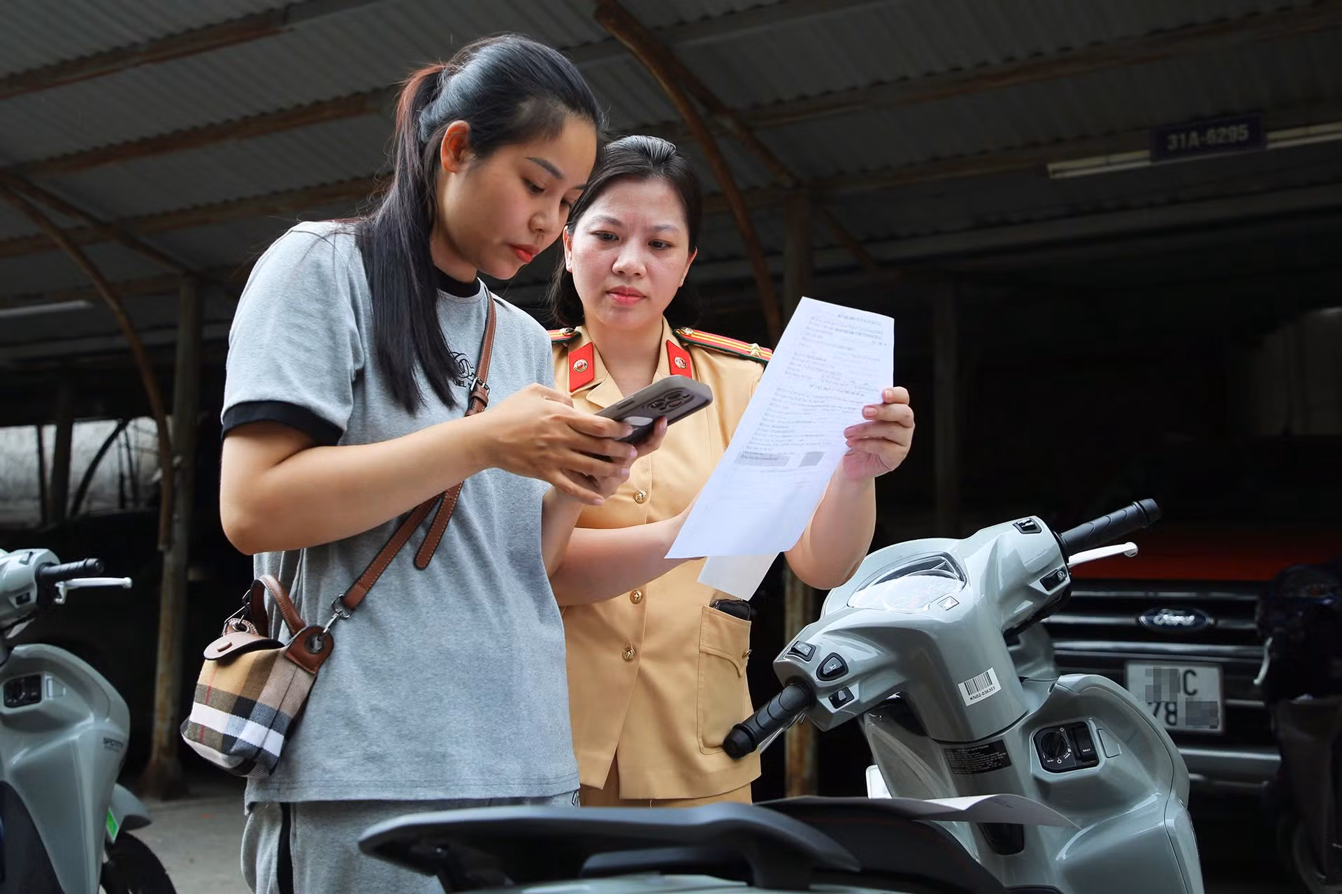 Cục CSGT hướng dẫn trình tự 8 bước đăng ký xe nhập khẩu qua VneID -0