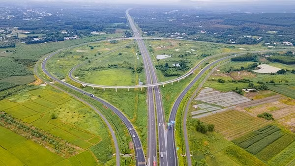 Những ngành kinh tế mũi nhọn góp phần bảo đảm an ninh (Bài 3)