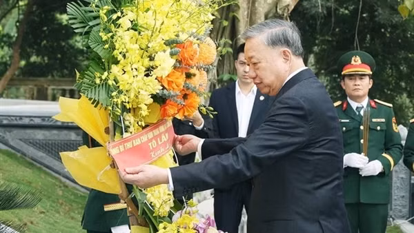 Tổng Bí thư Tô Lâm dâng hương tưởng niệm Tổng Bí thư Hà Huy Tập, Trần Phú