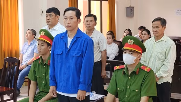 Nhận hối lộ, đăng kiểm viên lĩnh mức án cao gấp 3,5 lần giám đốc trung tâm