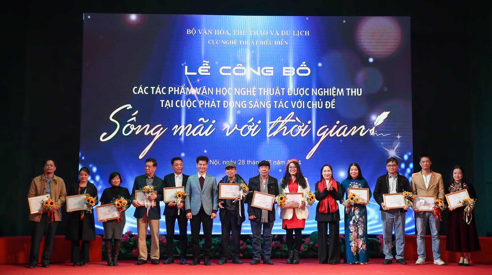 Công bố 35 tác phẩm từ cuộc vận động sáng tác văn học nghệ thuật “Sống mãi với thời gian” -0