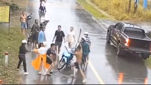 Bắt tạm giam kẻ cầm rựa đuổi đánh 2 phụ nữ gây phẫn nộ cư dân mạng