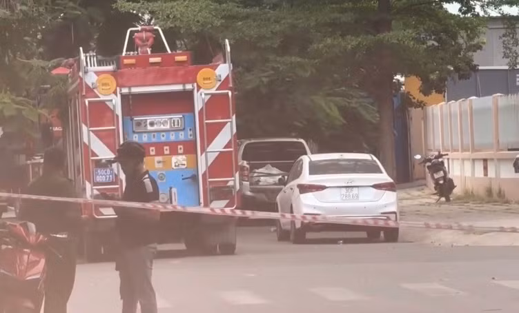 Cứu cháu bé và nhiều người trong vụ cháy căn hộ trên tầng 14 -0