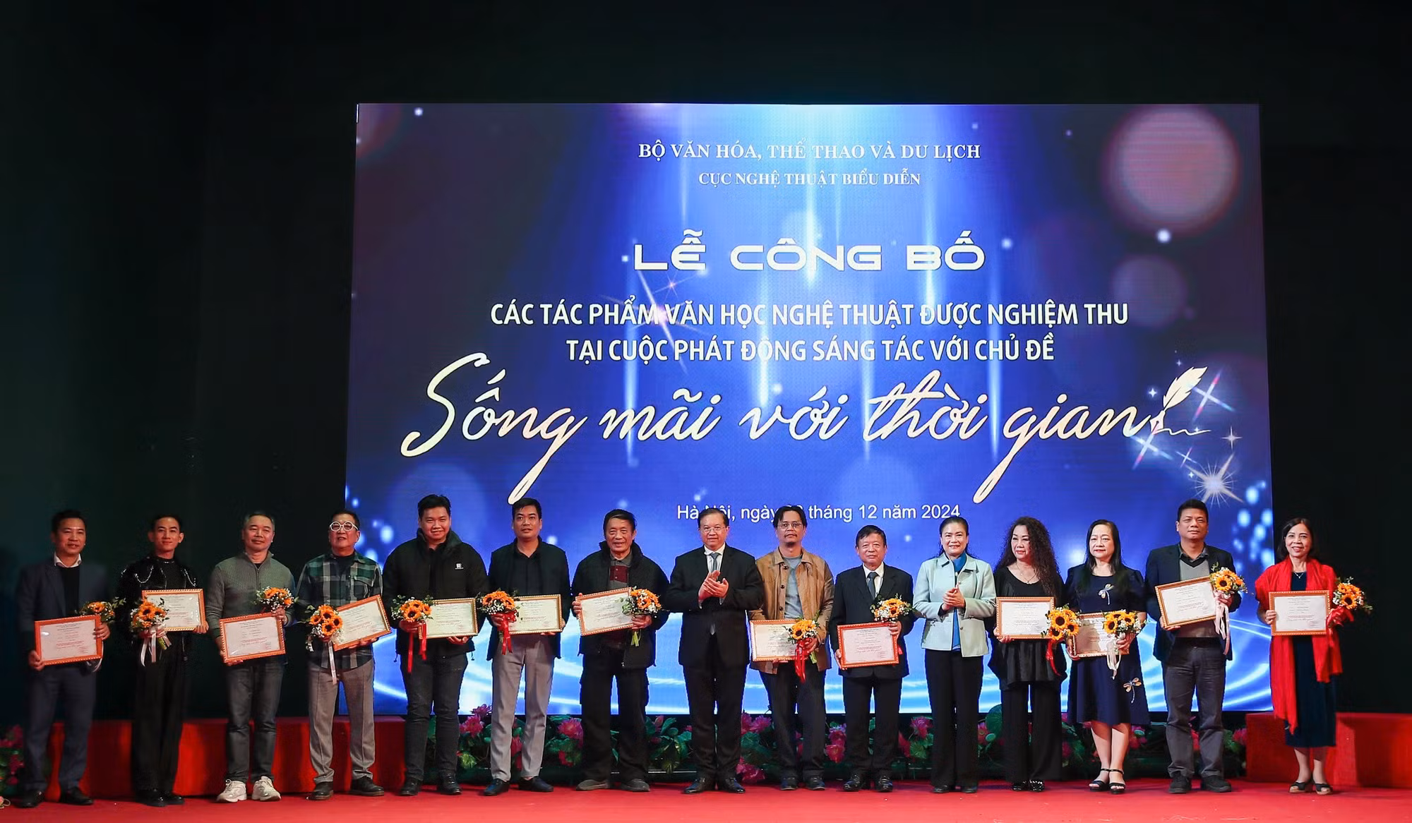 Công bố 35 tác phẩm từ cuộc vận động sáng tác văn học nghệ thuật “Sống mãi với thời gian” -0