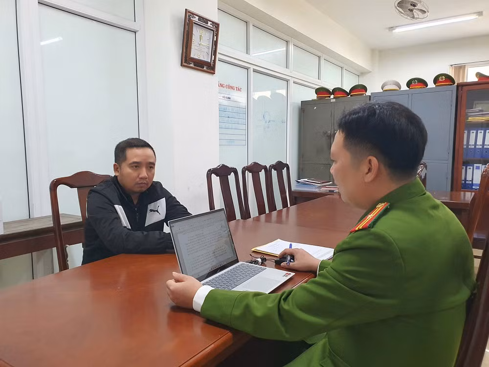 Lừa làm giúp thủ tục đất đai để chiếm đoạt hơn 6,7 tỷ đồng -0