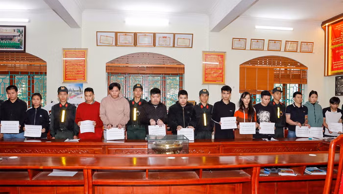 Công an Lai Châu công bố kết quả triệt phá đường dây lừa đảo công nghệ cao xuyên biên giới -2