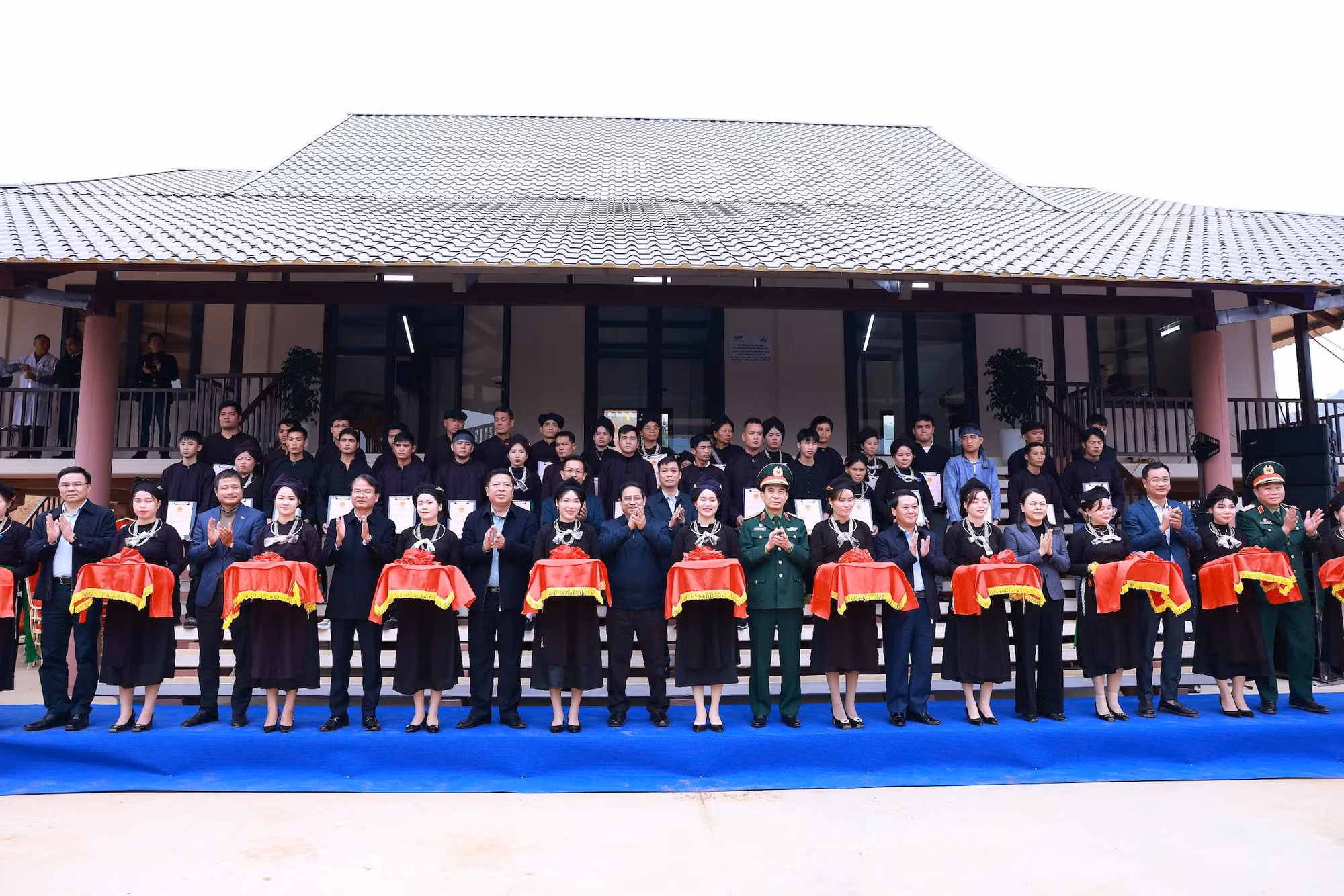 Thủ tướng: Làng Nủ, Nậm Tông, Kho Vàng sẽ trở thành những thôn kiểu mẫu -0